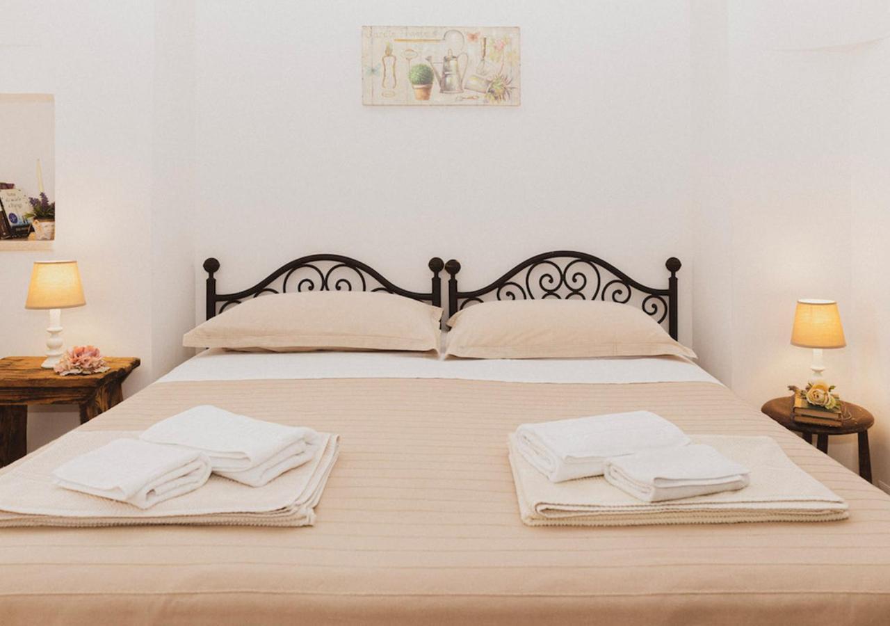 Poggio Degli Ulivi Bed & Breakfast Locorotondo Exterior photo